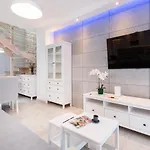 Batorego 7 By Renters Appartement Gdynia