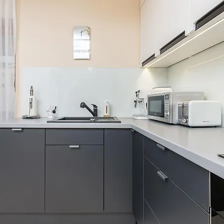 Апартаменты Batorego 7 By Renters *