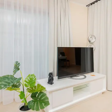 Batorego 7 Premium With Parking By Renters Lägenhet