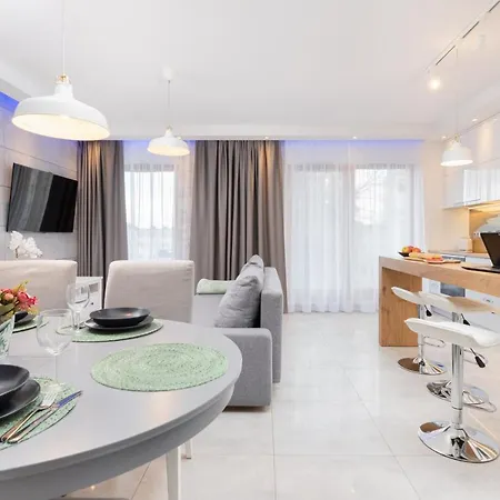 Batorego 7 Premium With Parking By Renters Lägenhet